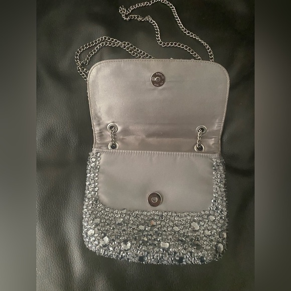 ๐ Banana Republic Purse - Picture 2 of 3